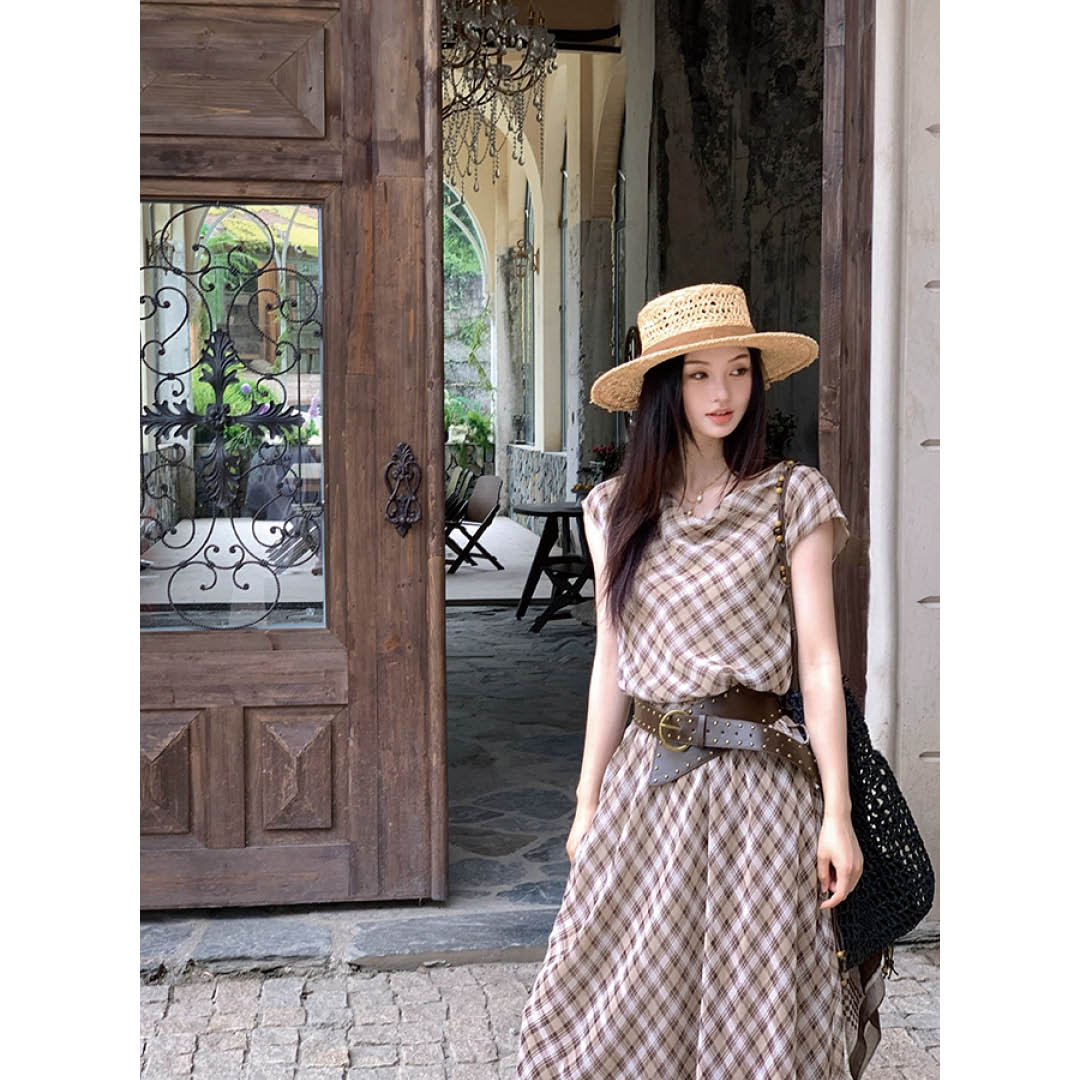 Soft Checked Sleeveless Gown