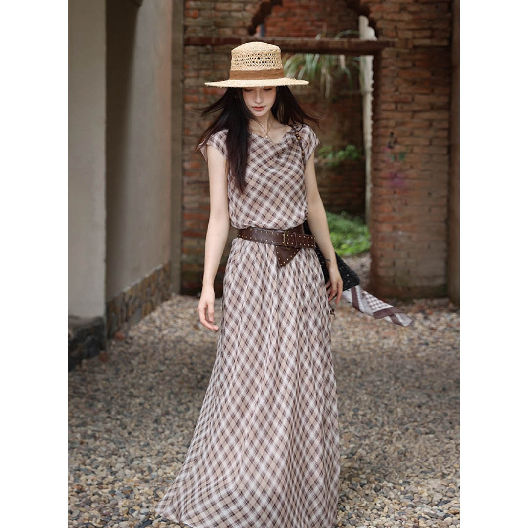 Soft Checked Sleeveless Gown