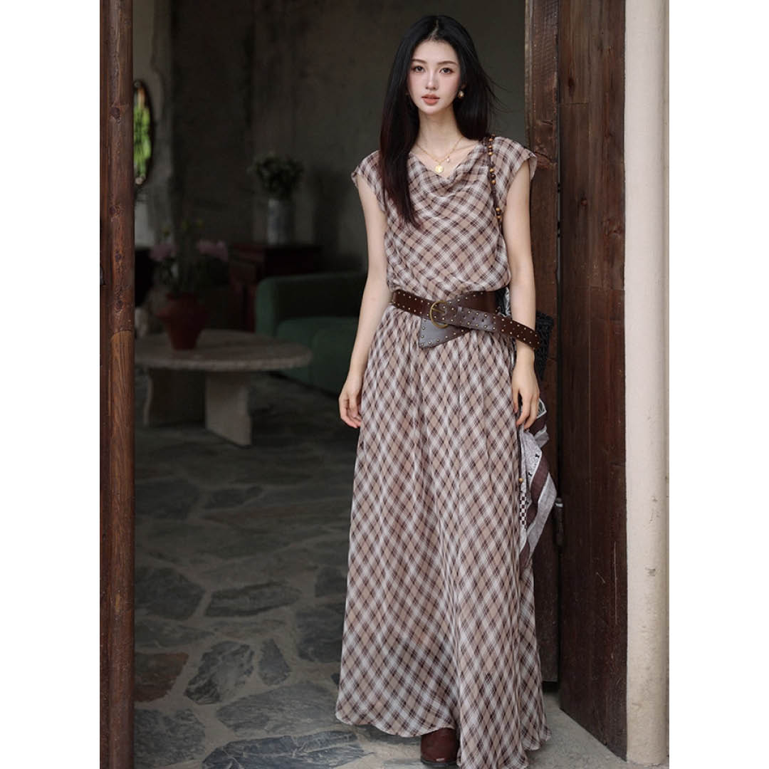 Soft Checked Sleeveless Gown