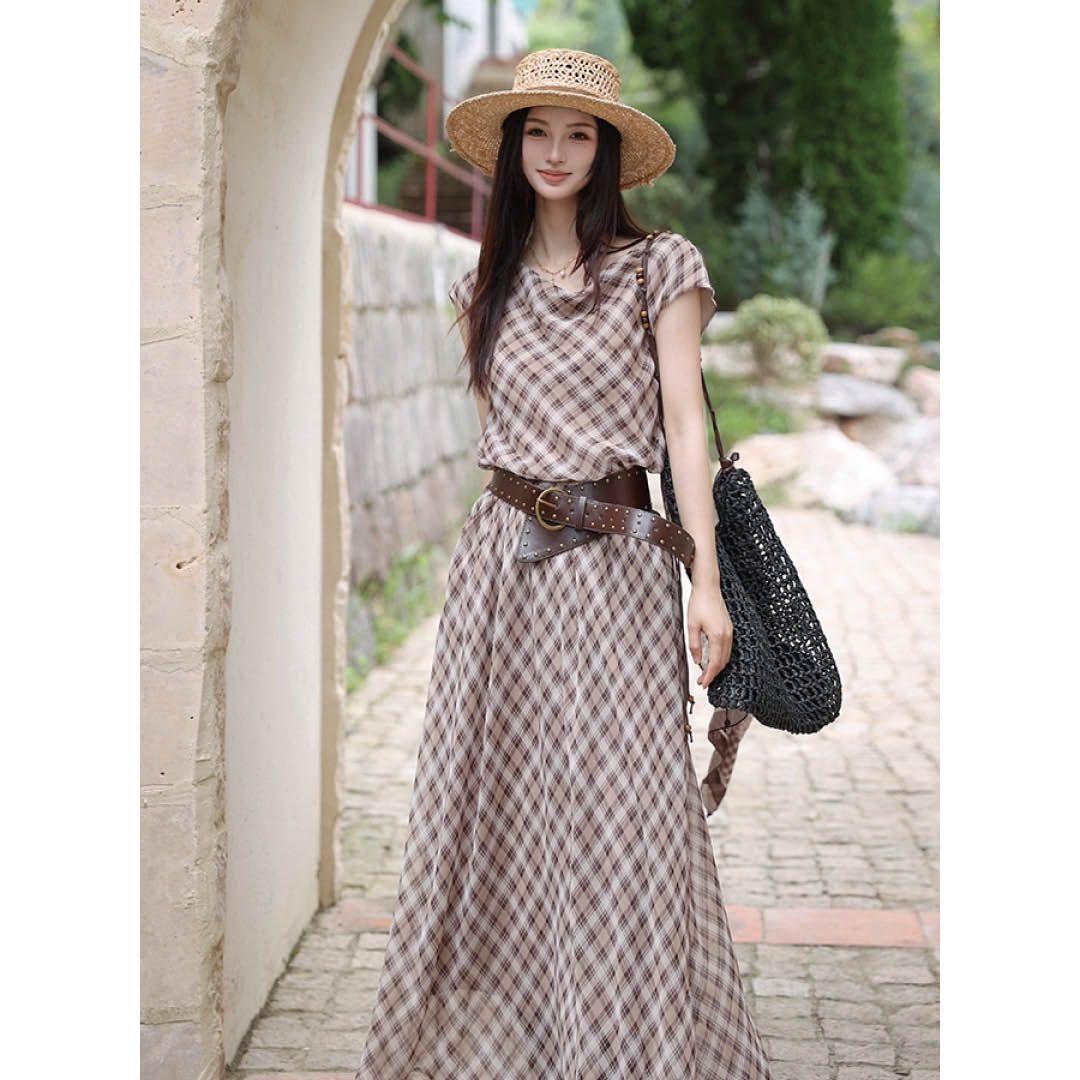 Soft Checked Sleeveless Gown