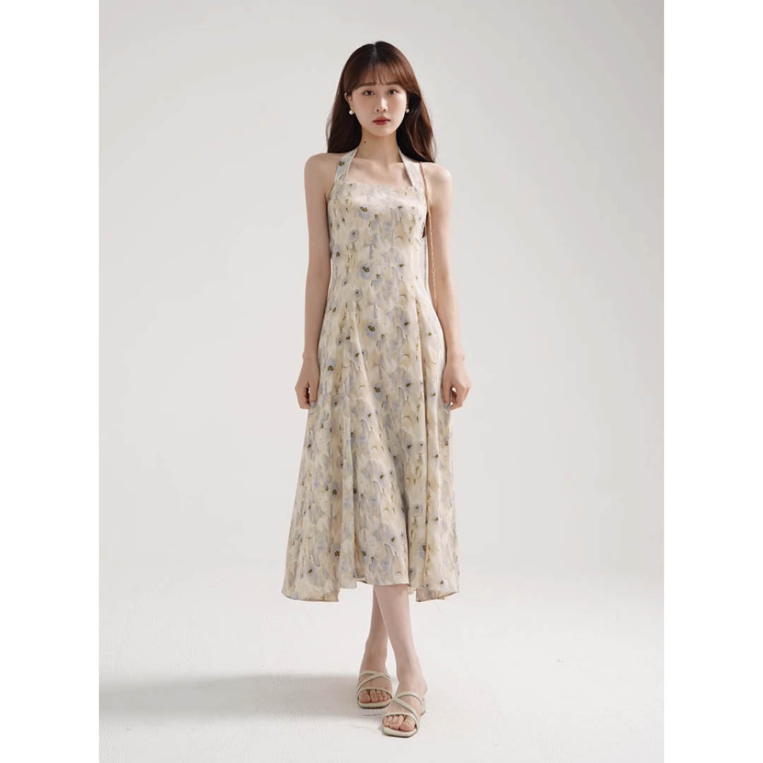 Back Ribbon Flare Dress