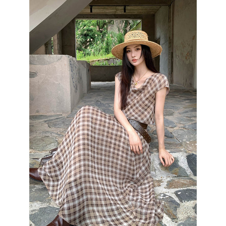 Soft Checked Sleeveless Gown