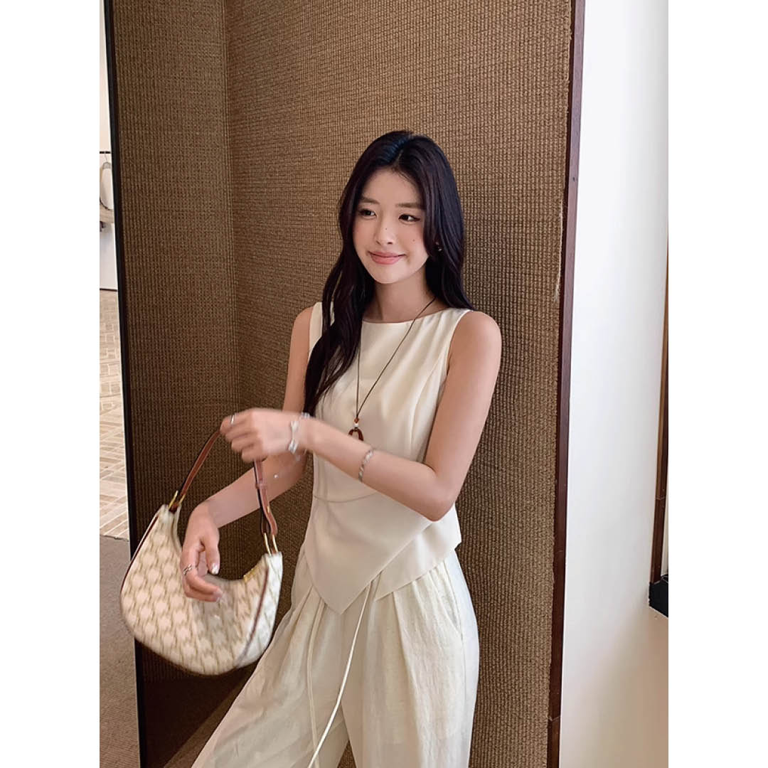 Angled Hem Sleeveless Blouse