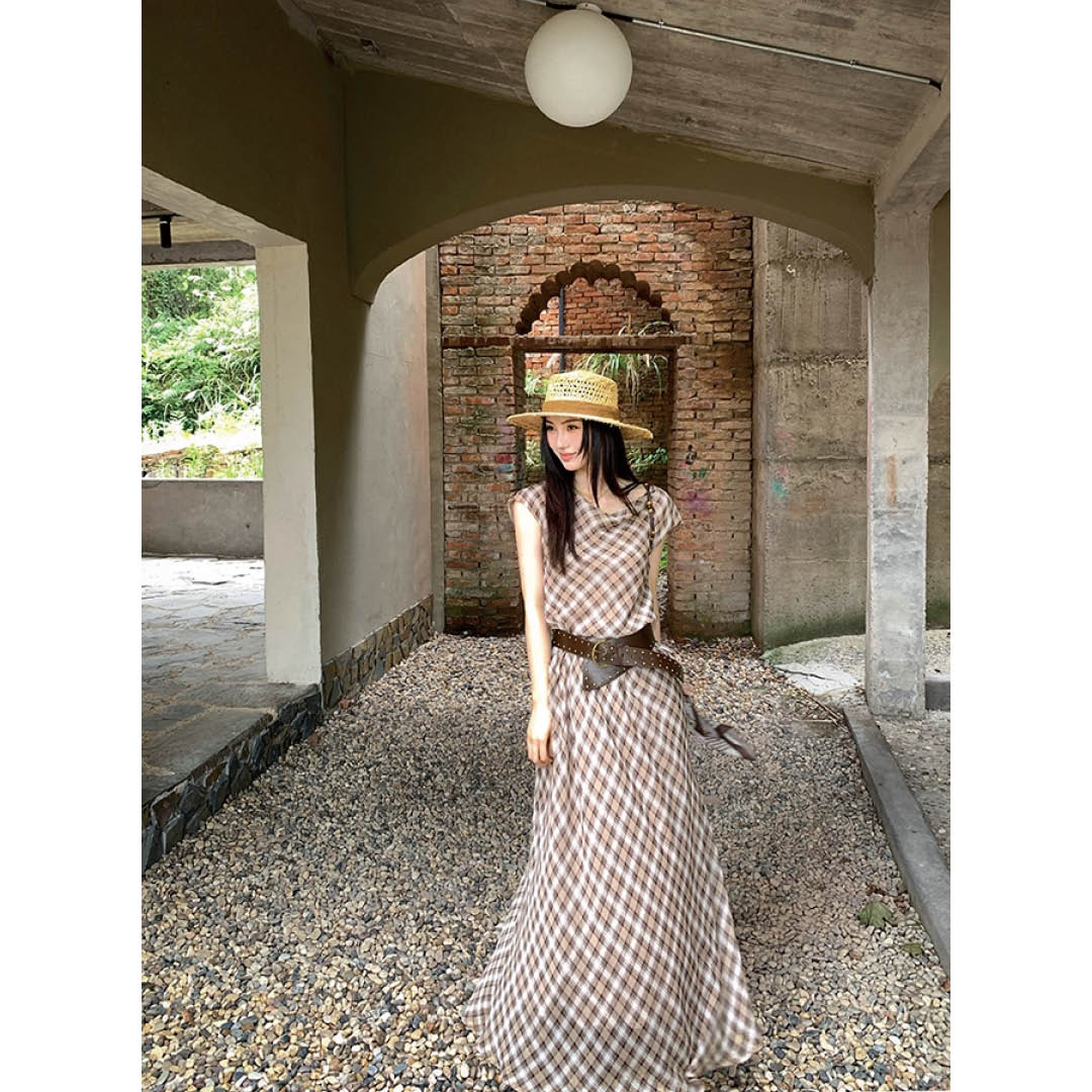 Soft Checked Sleeveless Gown
