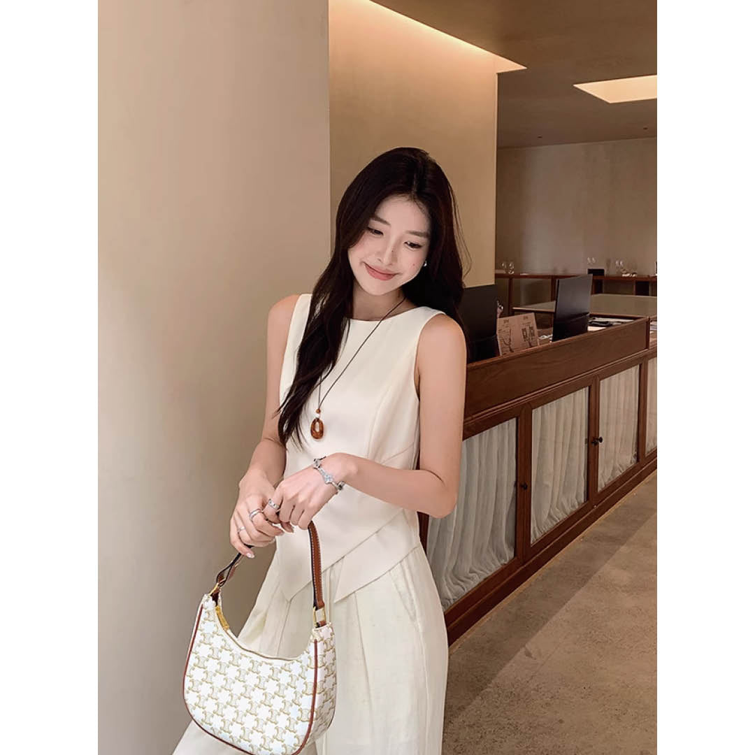 Angled Hem Sleeveless Blouse